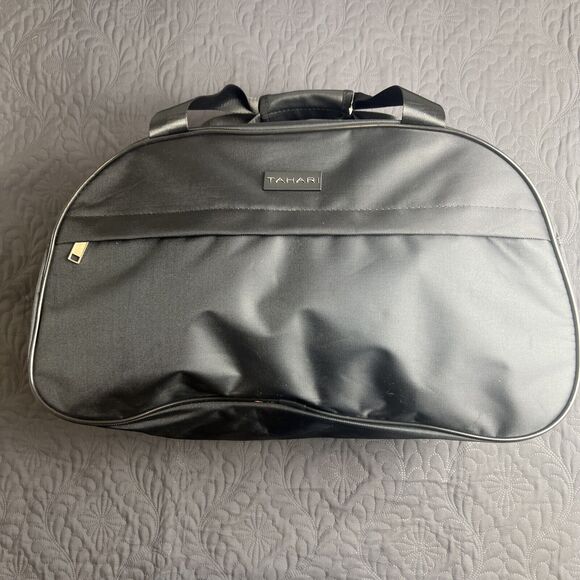 TAHARI Carry-on Duffle 20" Black  Lightweight Travel Luggage Gym Sports Chic - Picture 1 of 11